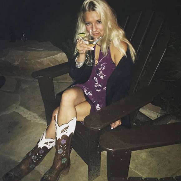 Meet your Posher, Sammi - Picture 1 of 1